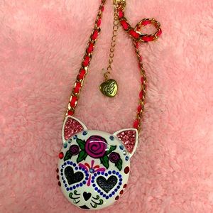Betsey Johnson sugar skull cat necklace